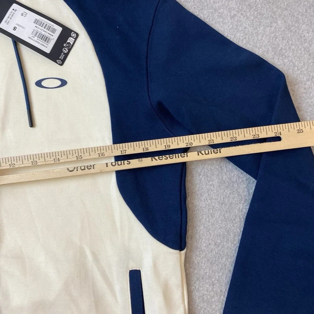 Oakley Pursuit Cruise Full Zip Hoodie Womens Sz S Cream Navy Blue Activewear Run - Picture 4 of 9